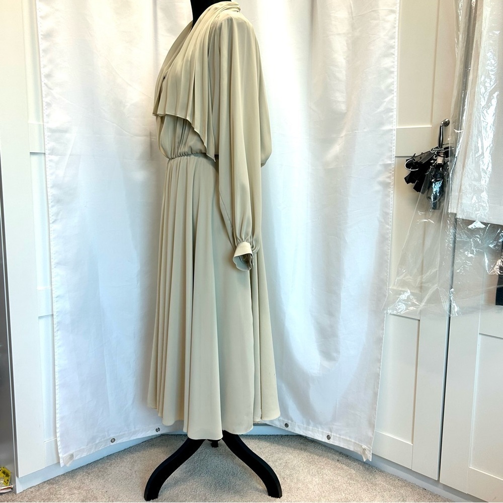 Wayne Clark Aline Marelle Vintage beige cream pleated midi dress Sz 12 - Picture 4 of 16